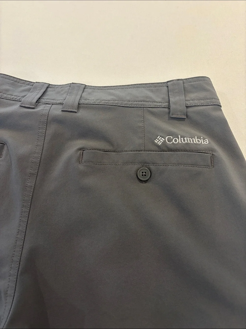 Columbia Men's Gray Stretchy Performance Shorts. Golf-Hiking-Outdoors. Size 32